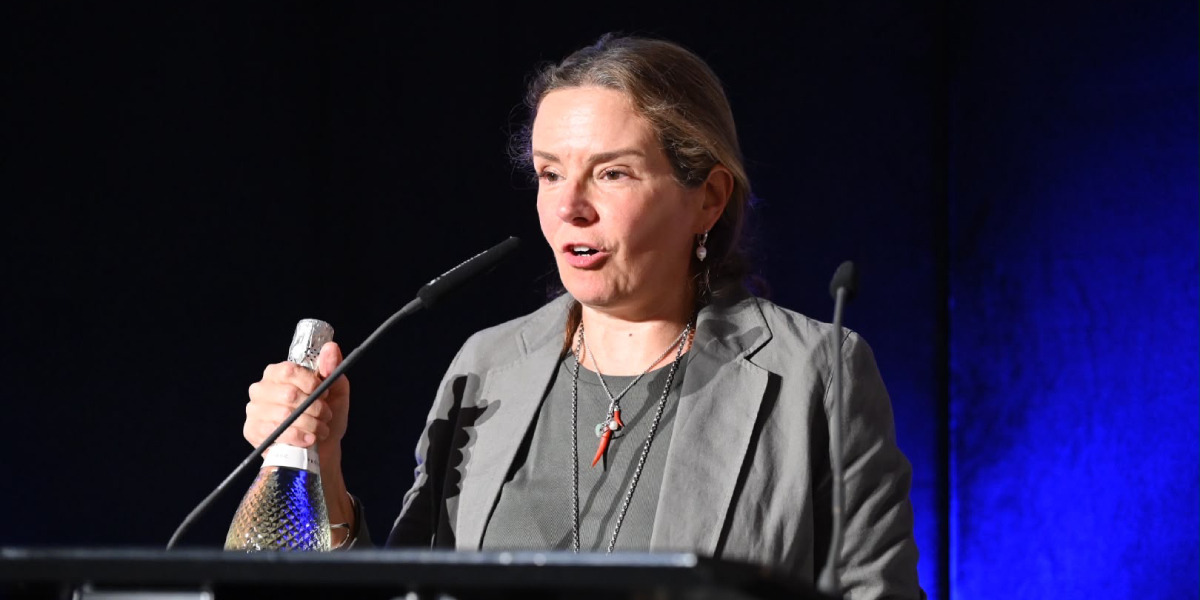 Mar&iacute;a Sayans speaking on stage at the Mobile Games Awards 2026